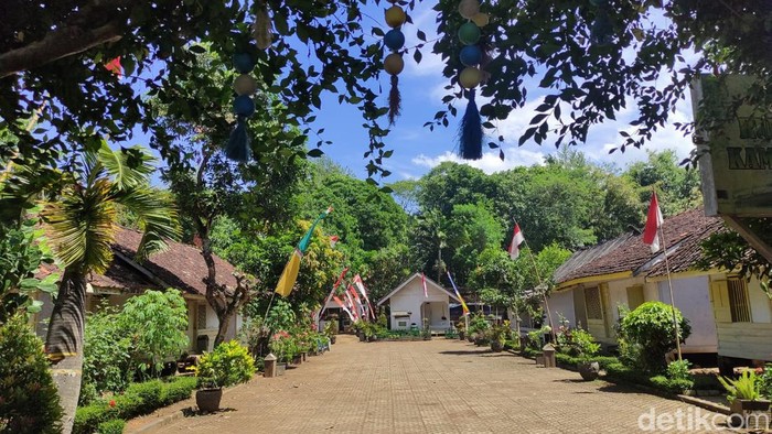 Gambaran kampung adat Pulo